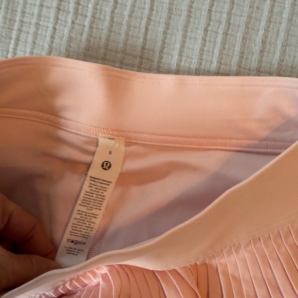 lululemon athletica Pleated soft pink tennis Skirt - Size 6 - Picture 3 of 5